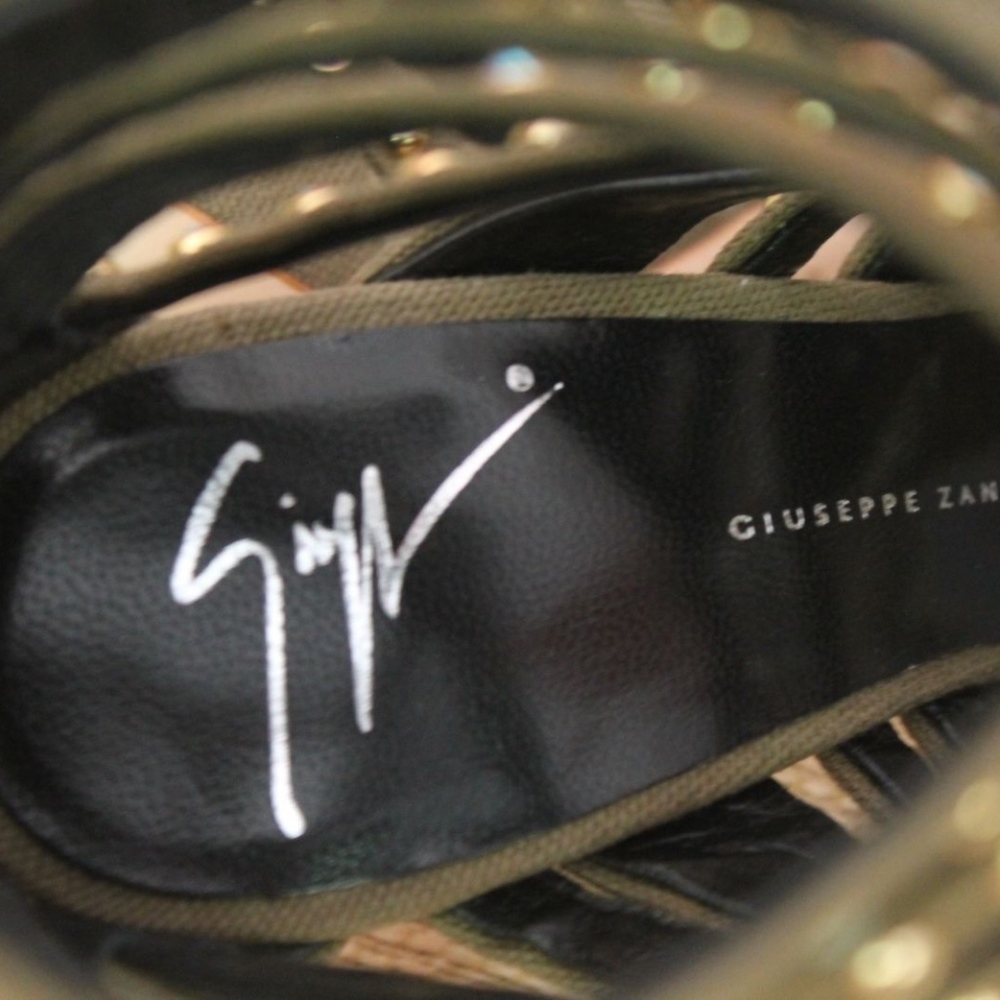 Giuseppe Zanotti NIB Stilettos $1,250 HOST PICK! - Picture 4 of 8